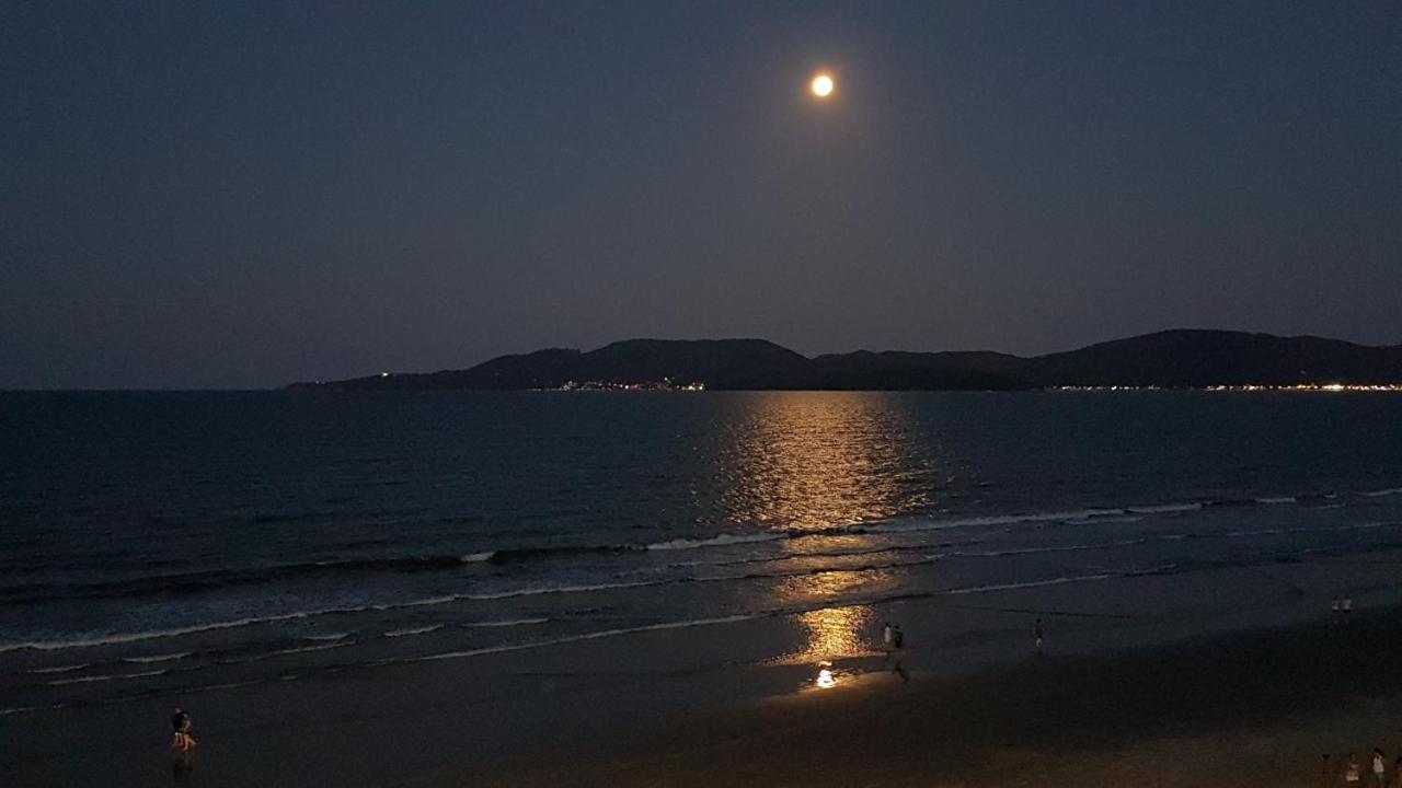 Ferienwohnung Apto Na Quadra Do Mar Em Meia Praia Itapema, 2 Dorm, 6 Pessoas Exterior foto